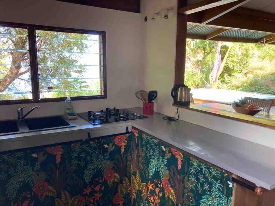 Cottage Chaleureux Avec Vue Mer Et Piscine Saint-Leu Exterior photo